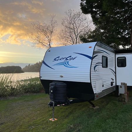 Hotel Surfside Glamping Camper Klamath Exterior foto